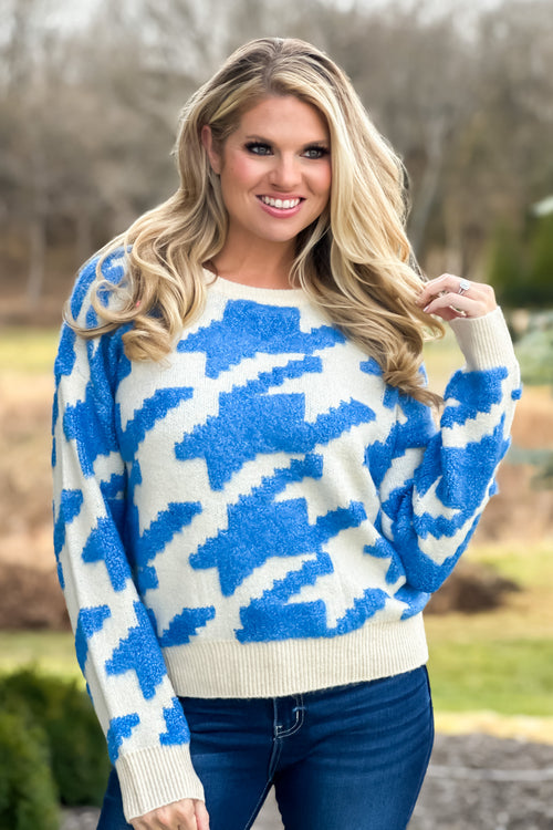 Oversized Houndstooth Design Sweater : Cream/Blue