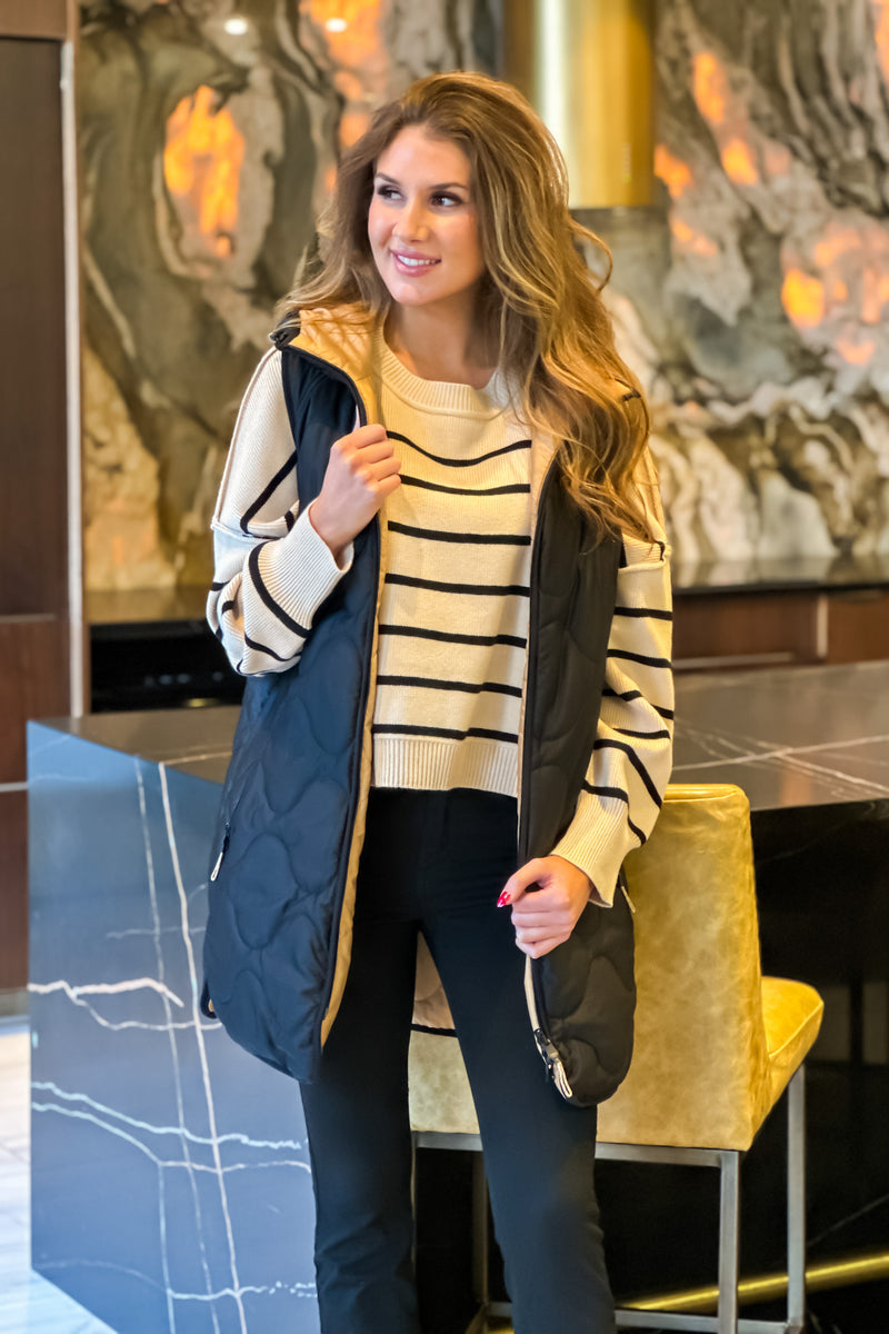 Winter in Breck Tribal Reversible Vest : Black/Gold