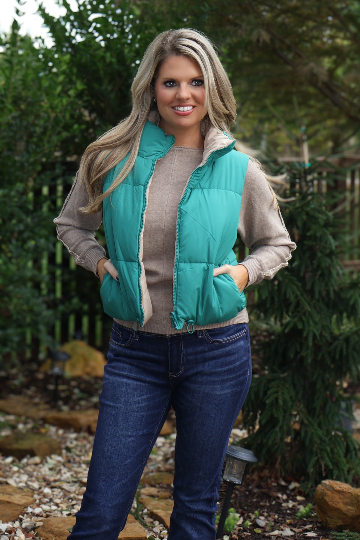 Debora Reversible vest : Green/Tan