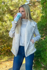 Tribal Lavine Sherpa Vest : Latte