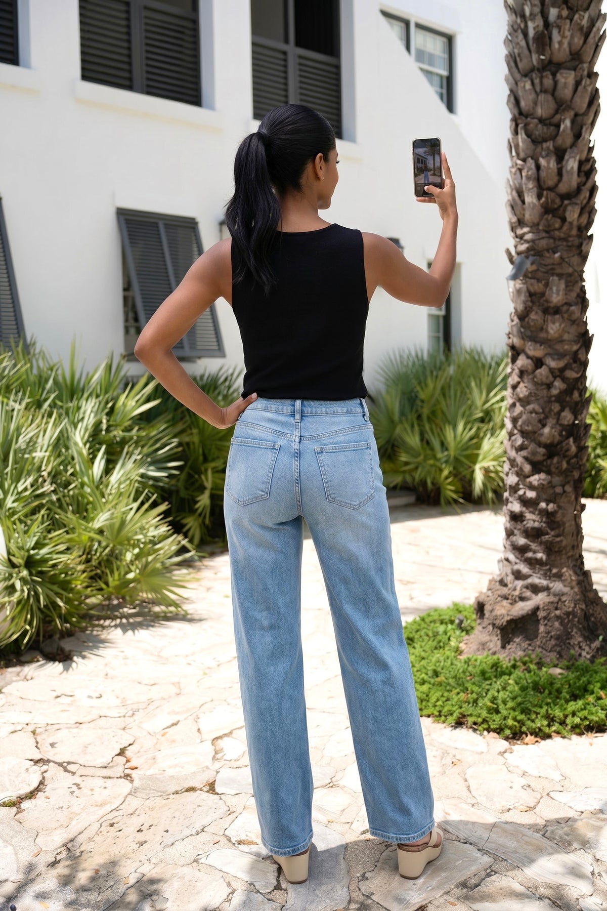 Liverpool Amira Sleeveless Built In Bra Knit Top : Black