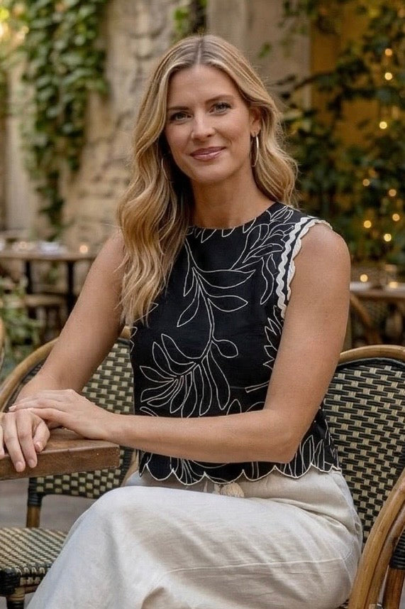 Sadie Floral Embroidered Top : Black