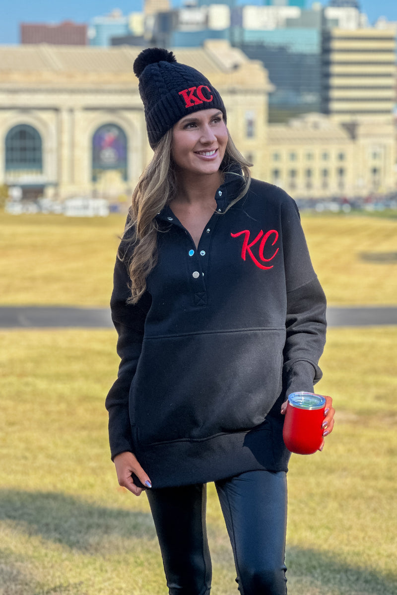 Lula Fleece Embroidered KC Snap Pullover : Black