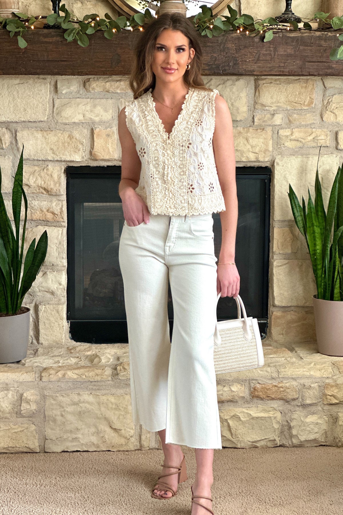 Amberlyn Bayeas High Rise Wide Leg Raw Hem Jeans : Off White