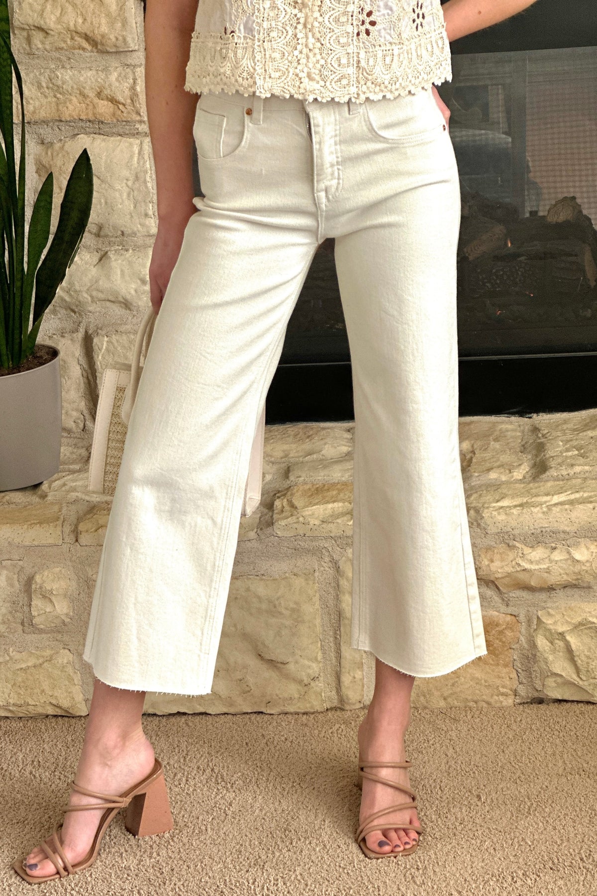Amberlyn Bayeas High Rise Wide Leg Raw Hem Jeans : Off White