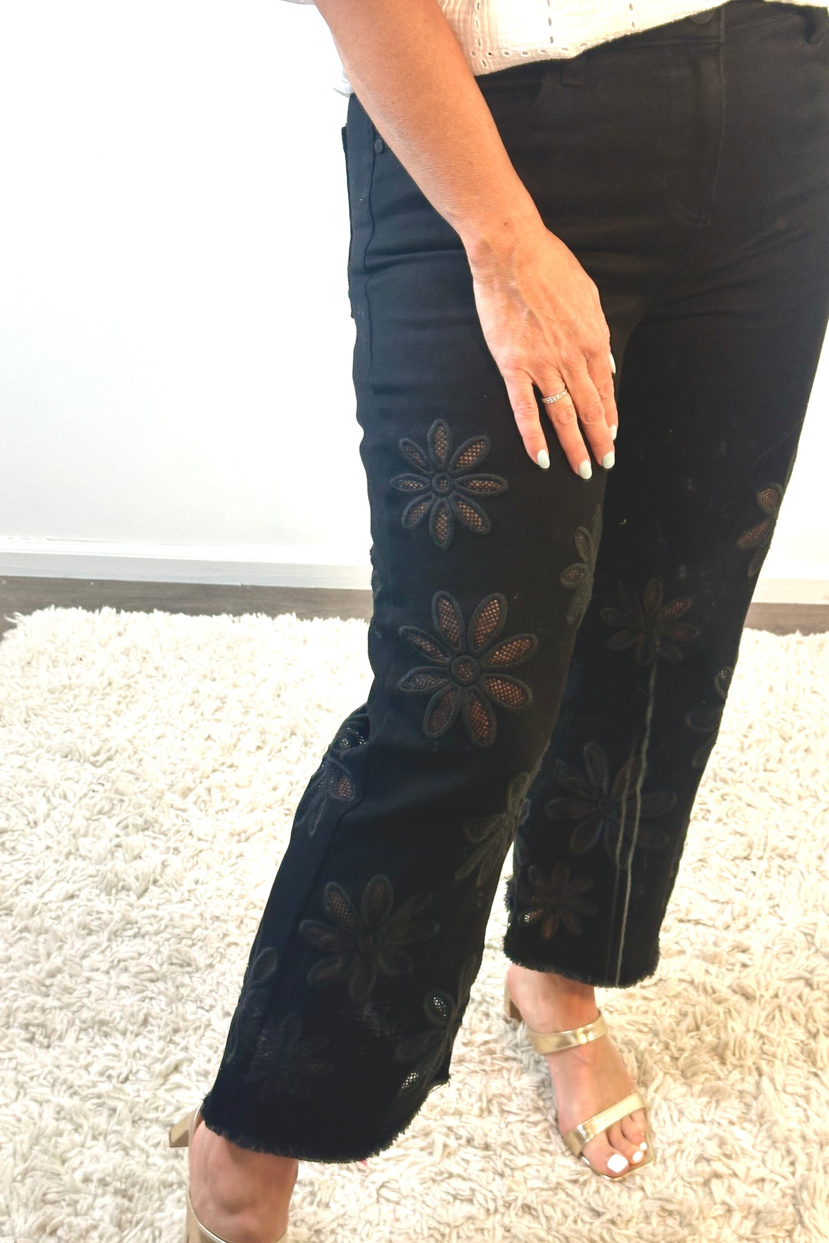 Liverpool Zia Daisy Crop Flare Fray Hem Jeans : Black