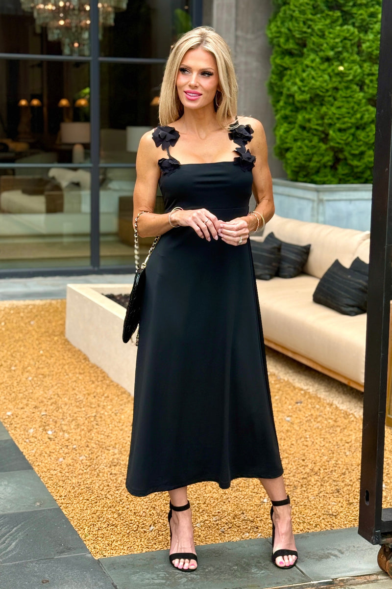 Ailani Rosette Shoulder Maxi Dress : Black