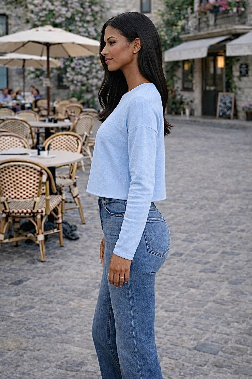 Aubrey Lightweight Cropped Sweater Top : Blue