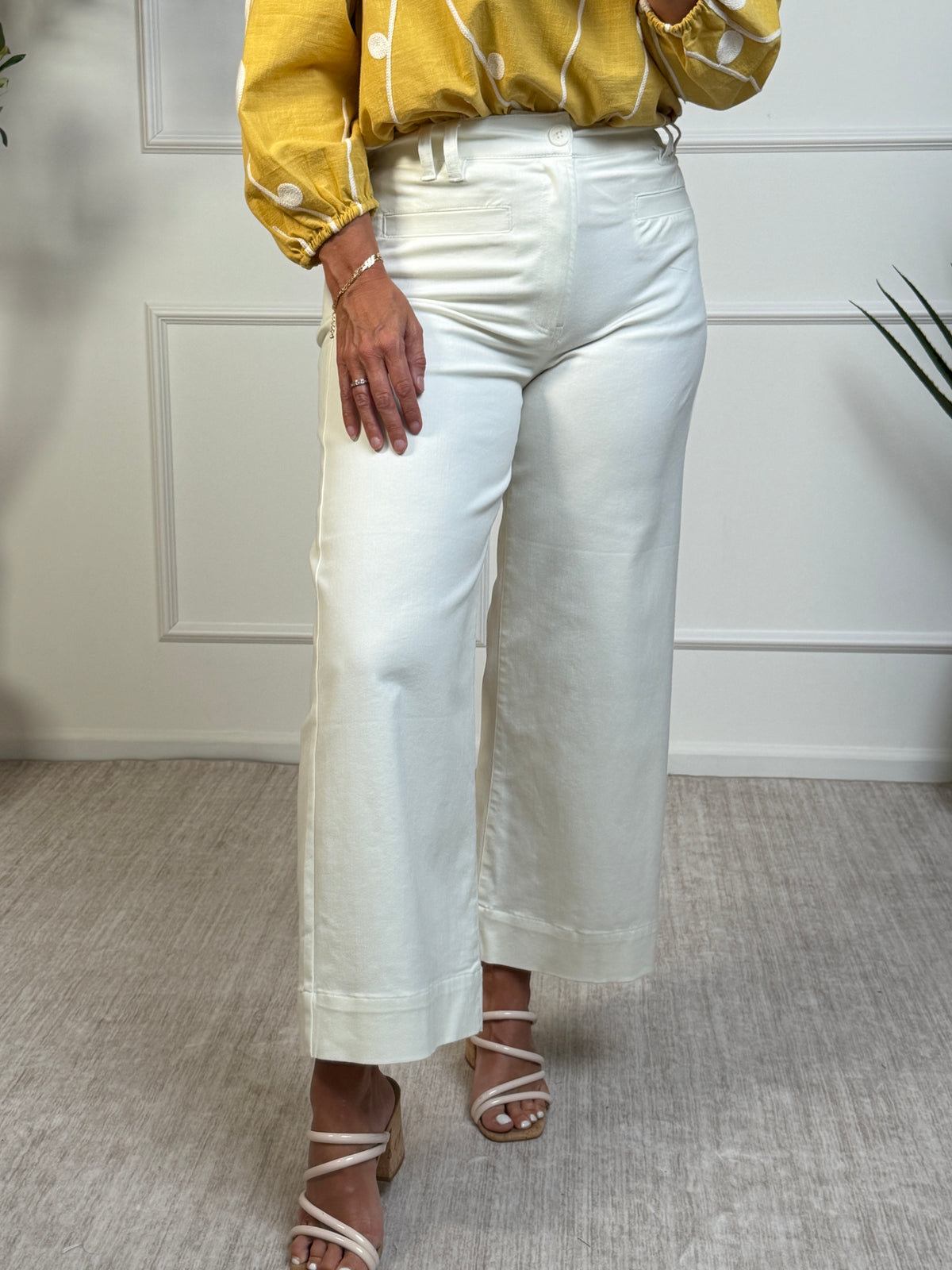 Liverpool Wilma Wide Leg Jeans : Cream