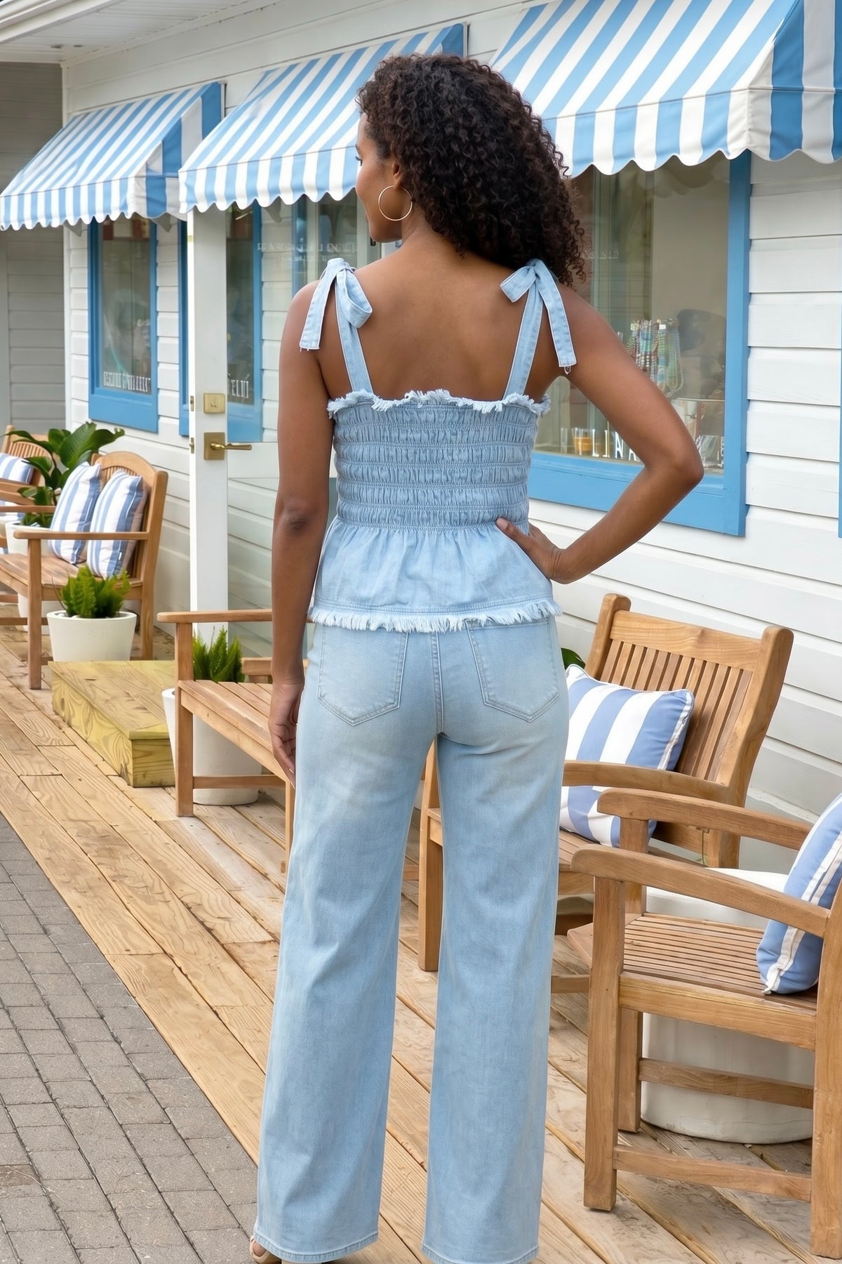 Maelyn Sleeveless Denim Top : Light Denim
