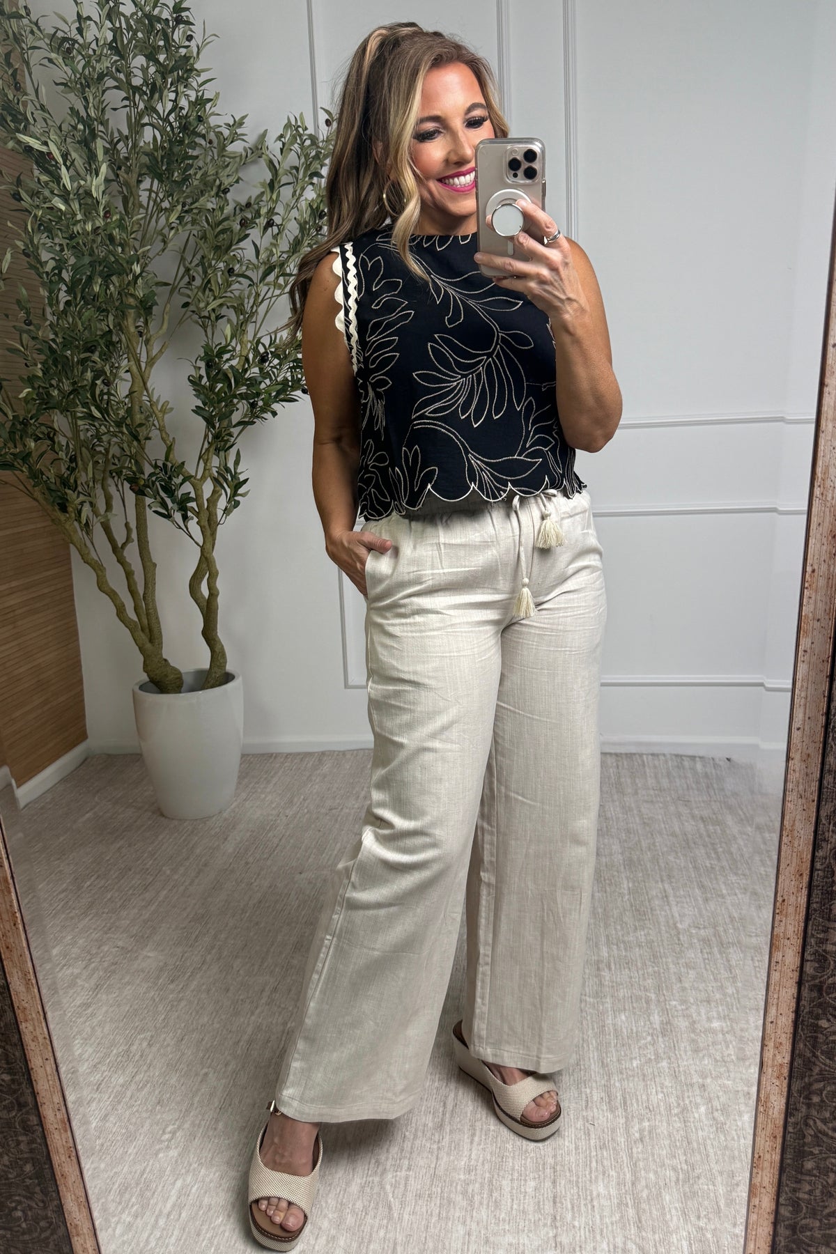 Sadie Floral Embroidered Top : Black
