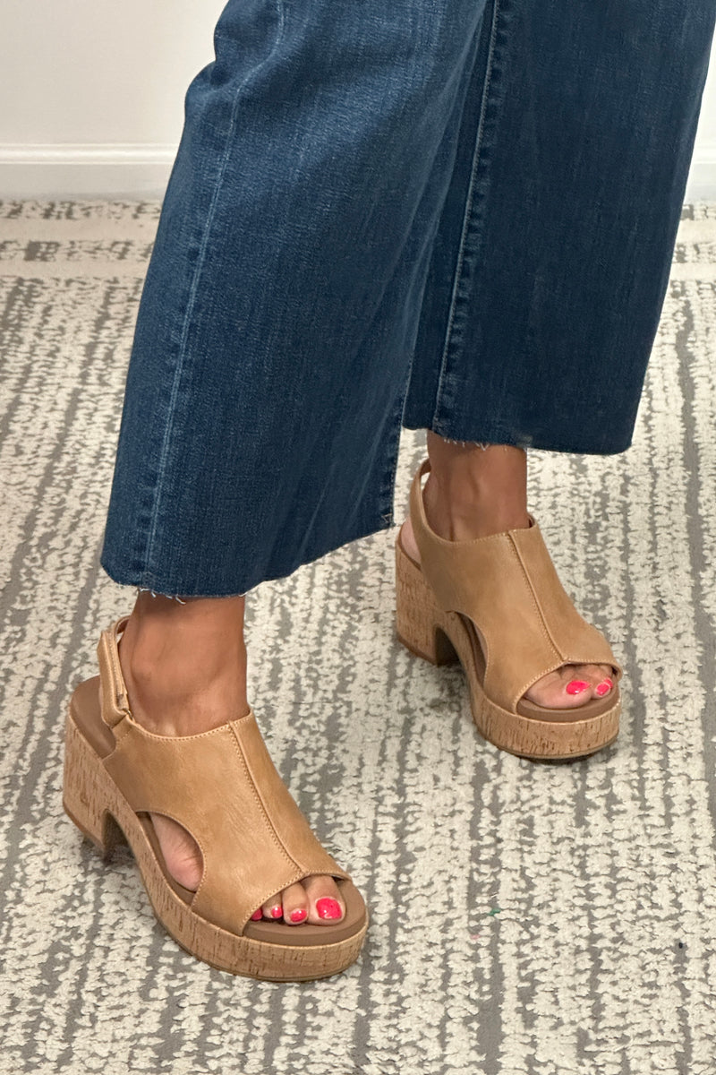 Corky Miss Carley Wedges : Caramel