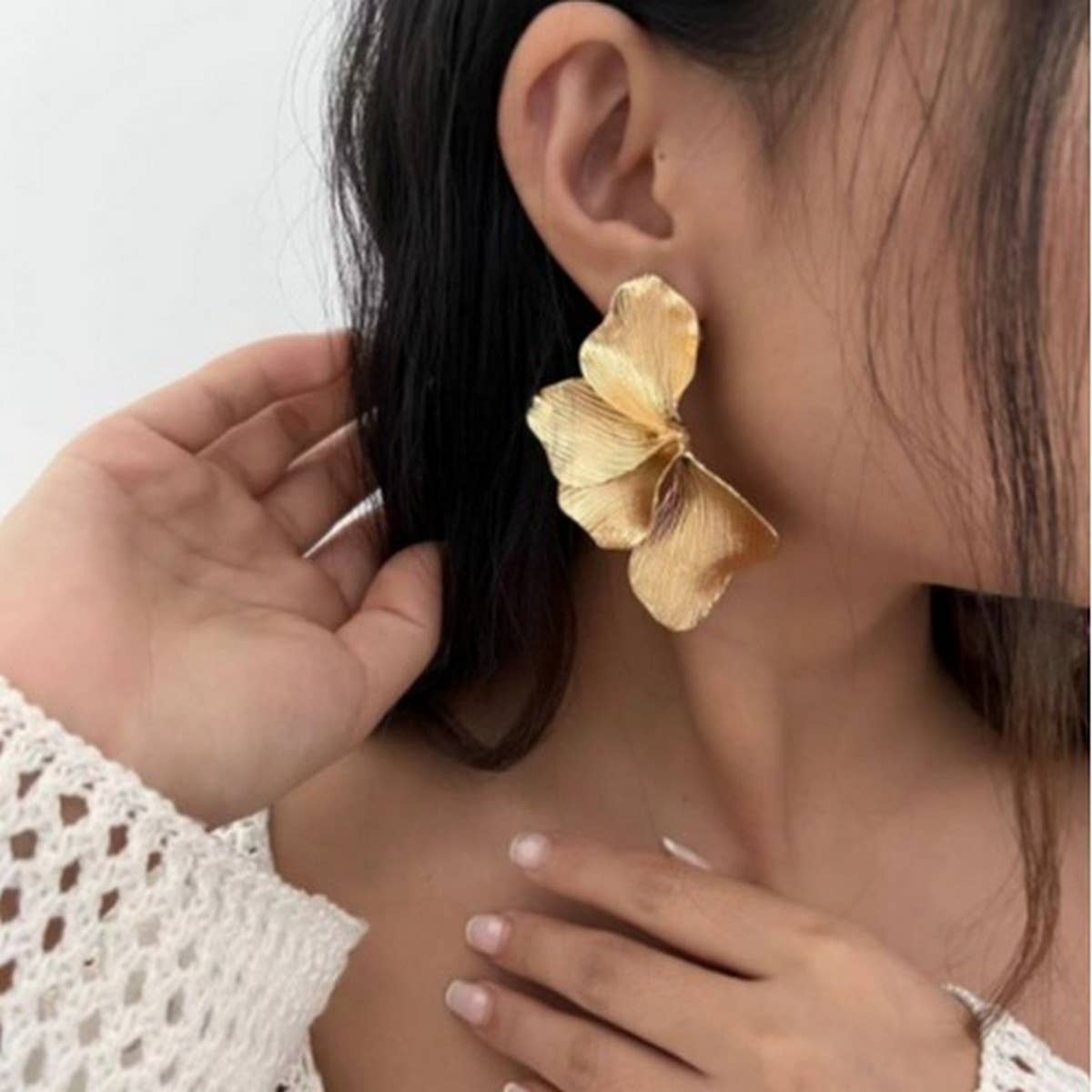 Flower Earrings : Gold
