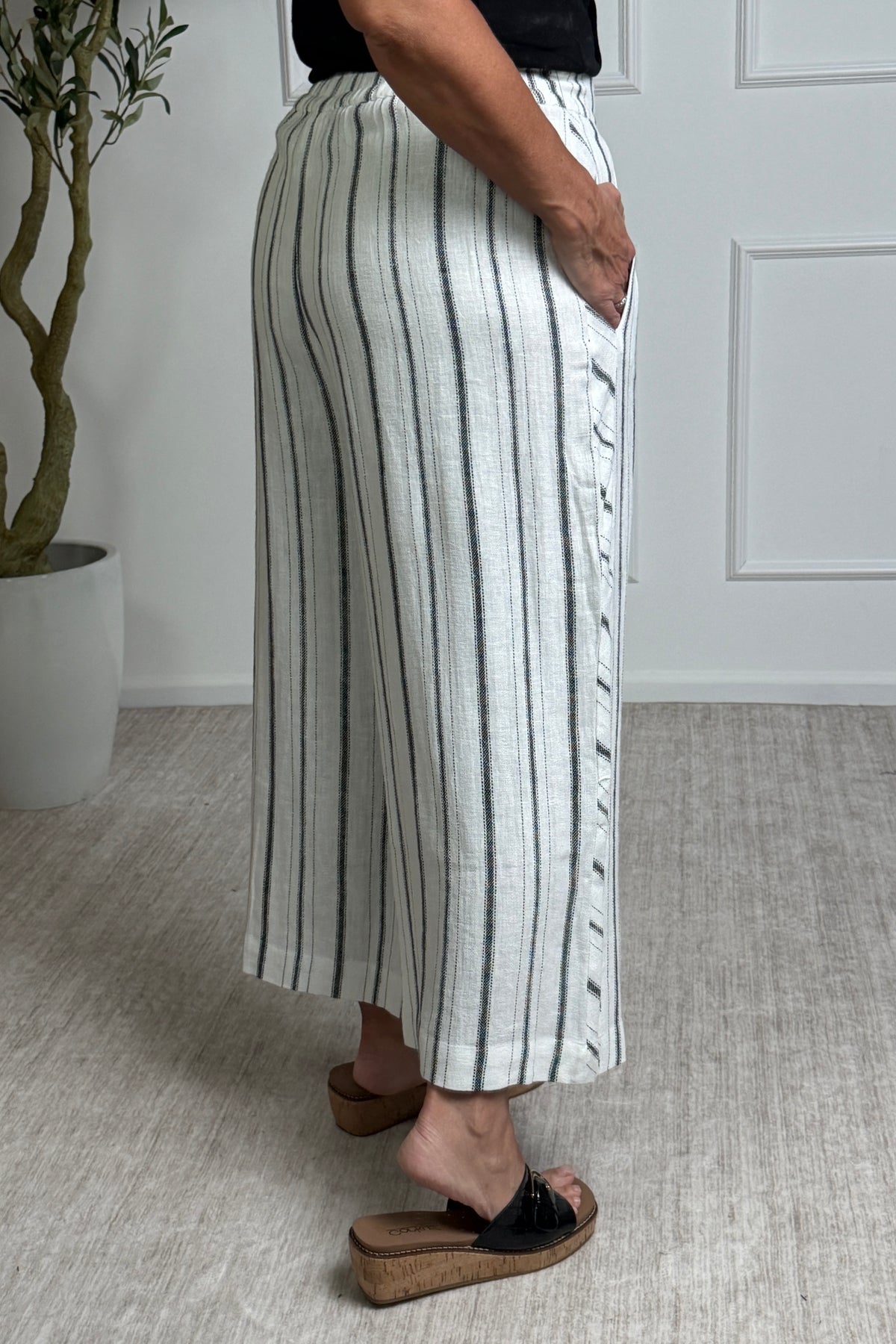 Tribal Lara Crop Pull On Flowy Wide Pants : White/Black