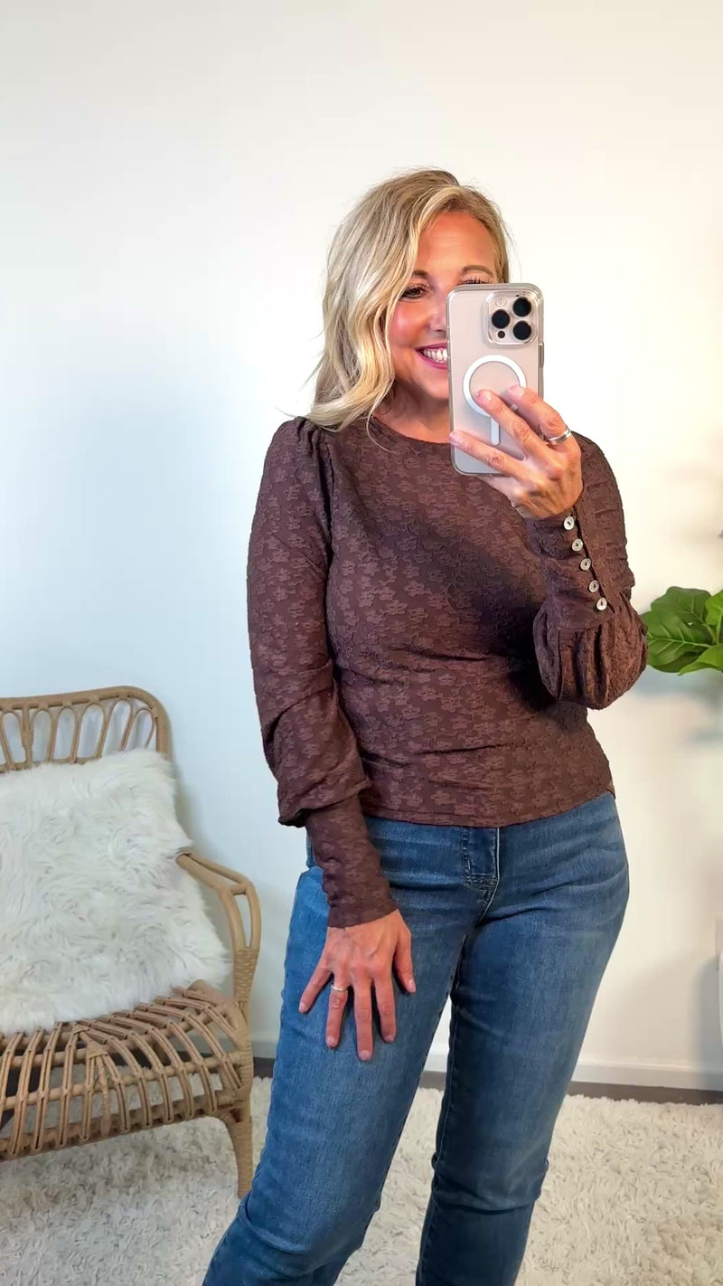 Kara Textured Knit Puff Sleeve Top : Chocolate
