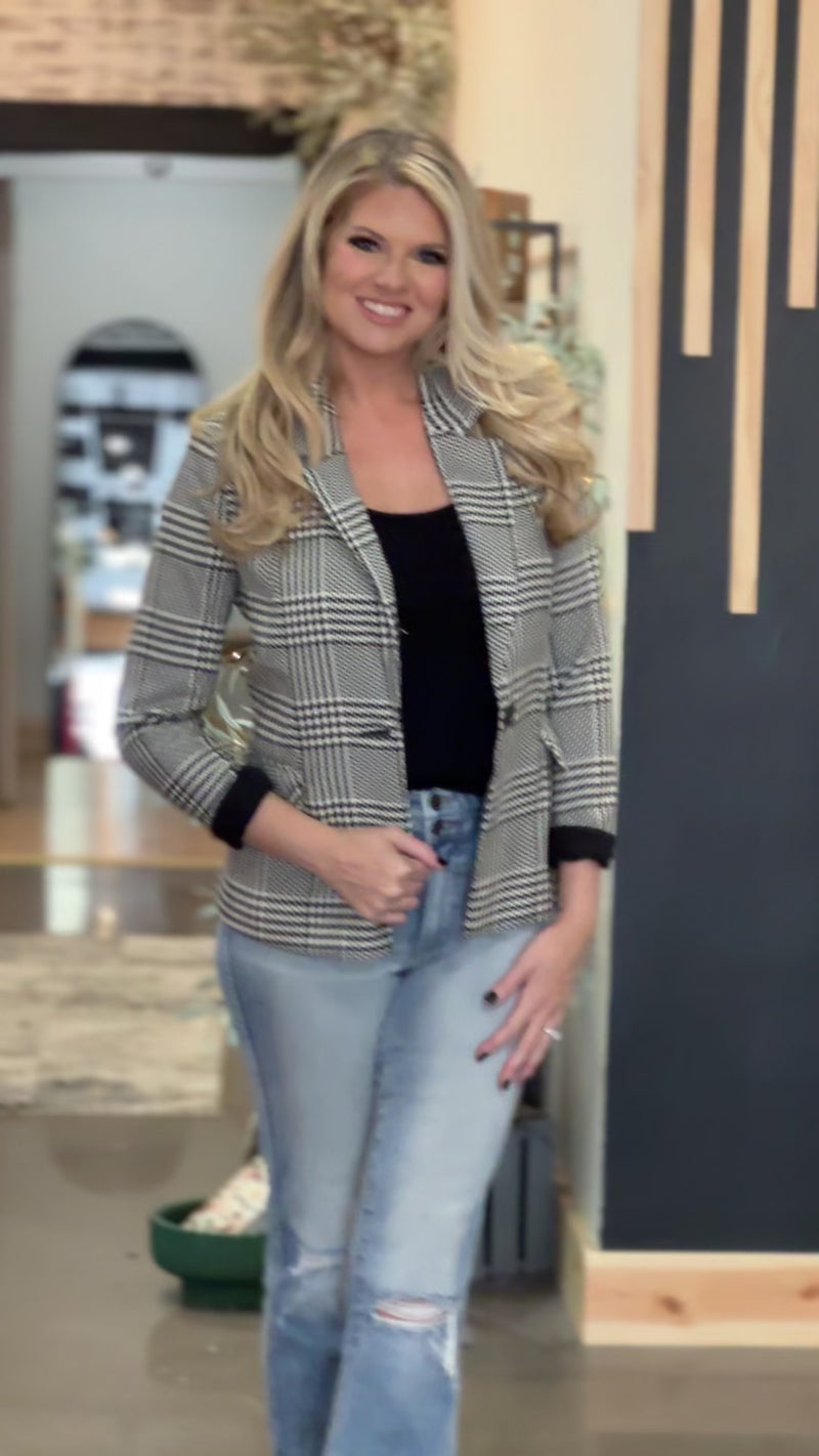 Every Effort Houndstooth Blazer : Black/Cream