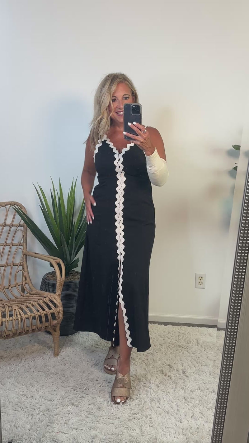 Shelby Scallop Front Maxi Dress : Black