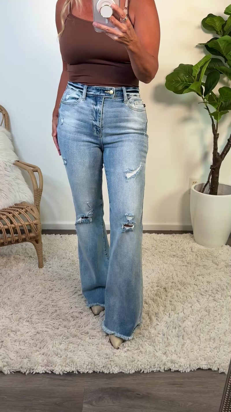 Judy Blue Arna HW Flare : Lt. Denim