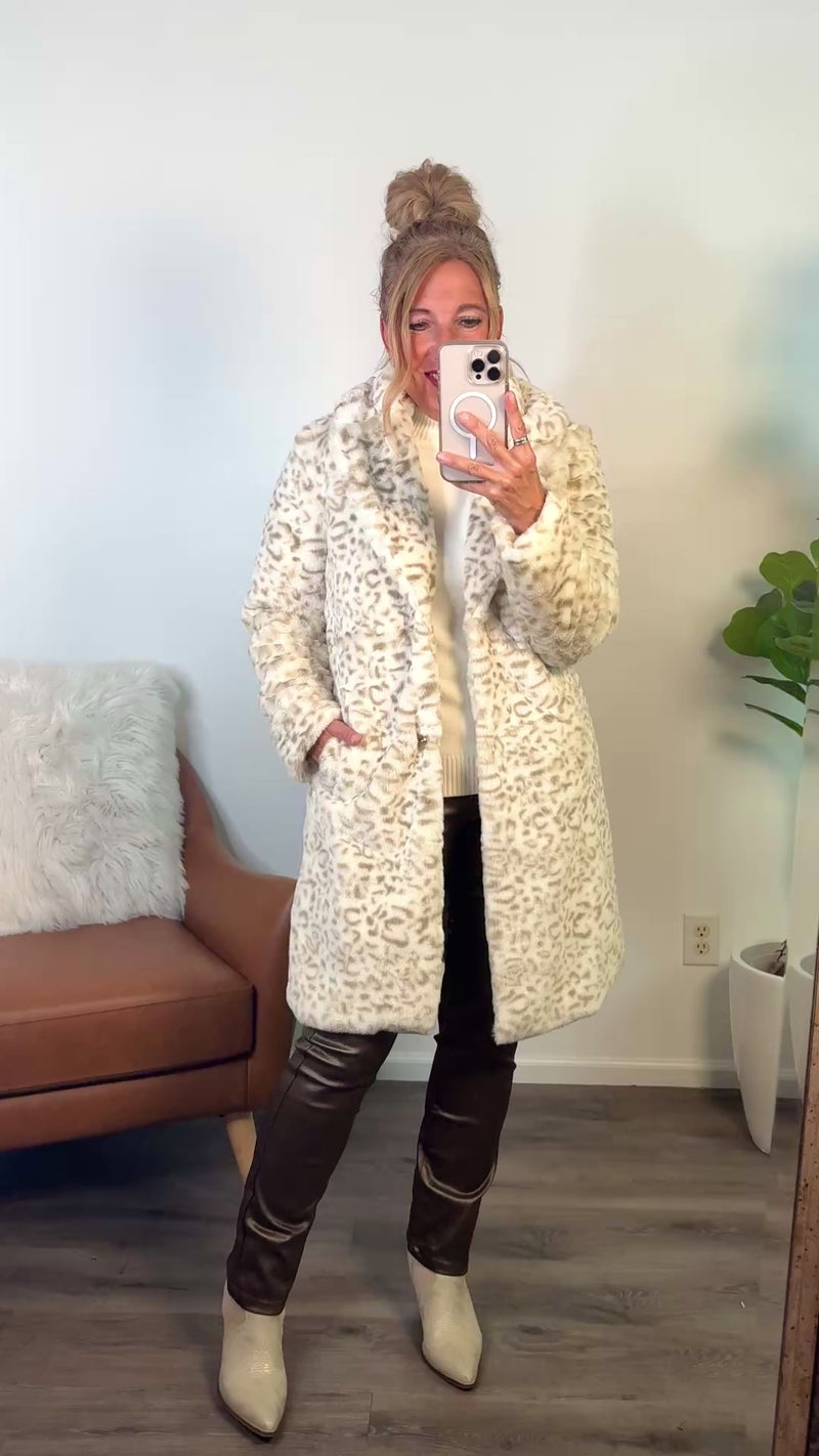 Dolly Fuzzy Faux Fur Coat : Leopard
