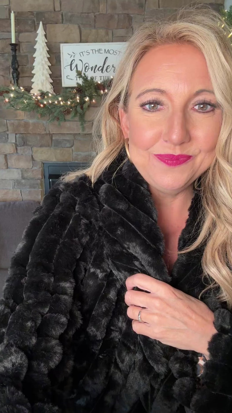 Vienna Faux Fur Crop Jacket : Black