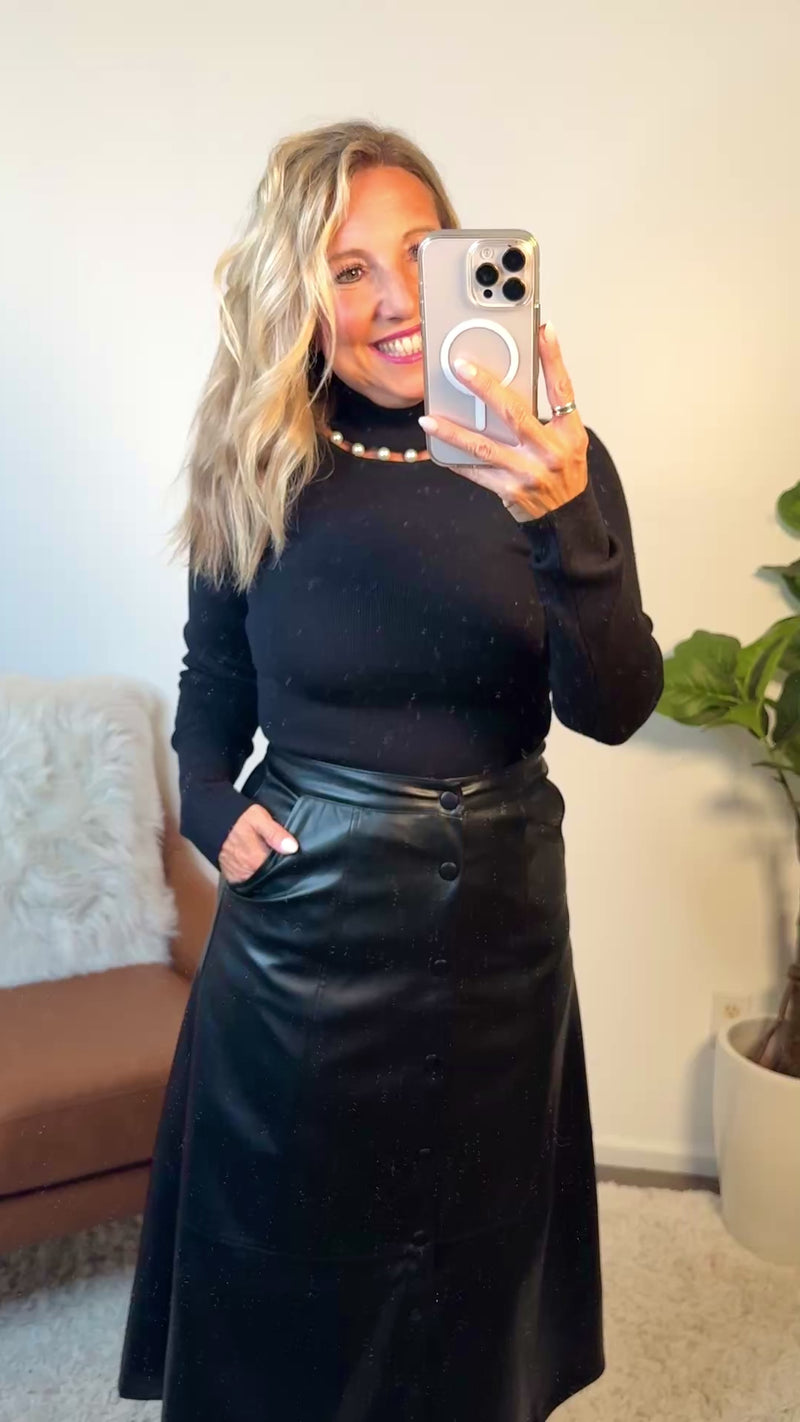 Ryanne Pearl Trim Turtleneck Sweater : Black