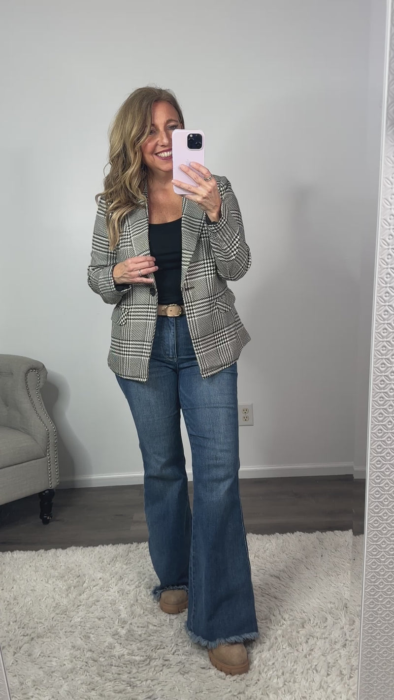 Every Effort Houndstooth Blazer : Black/Cream