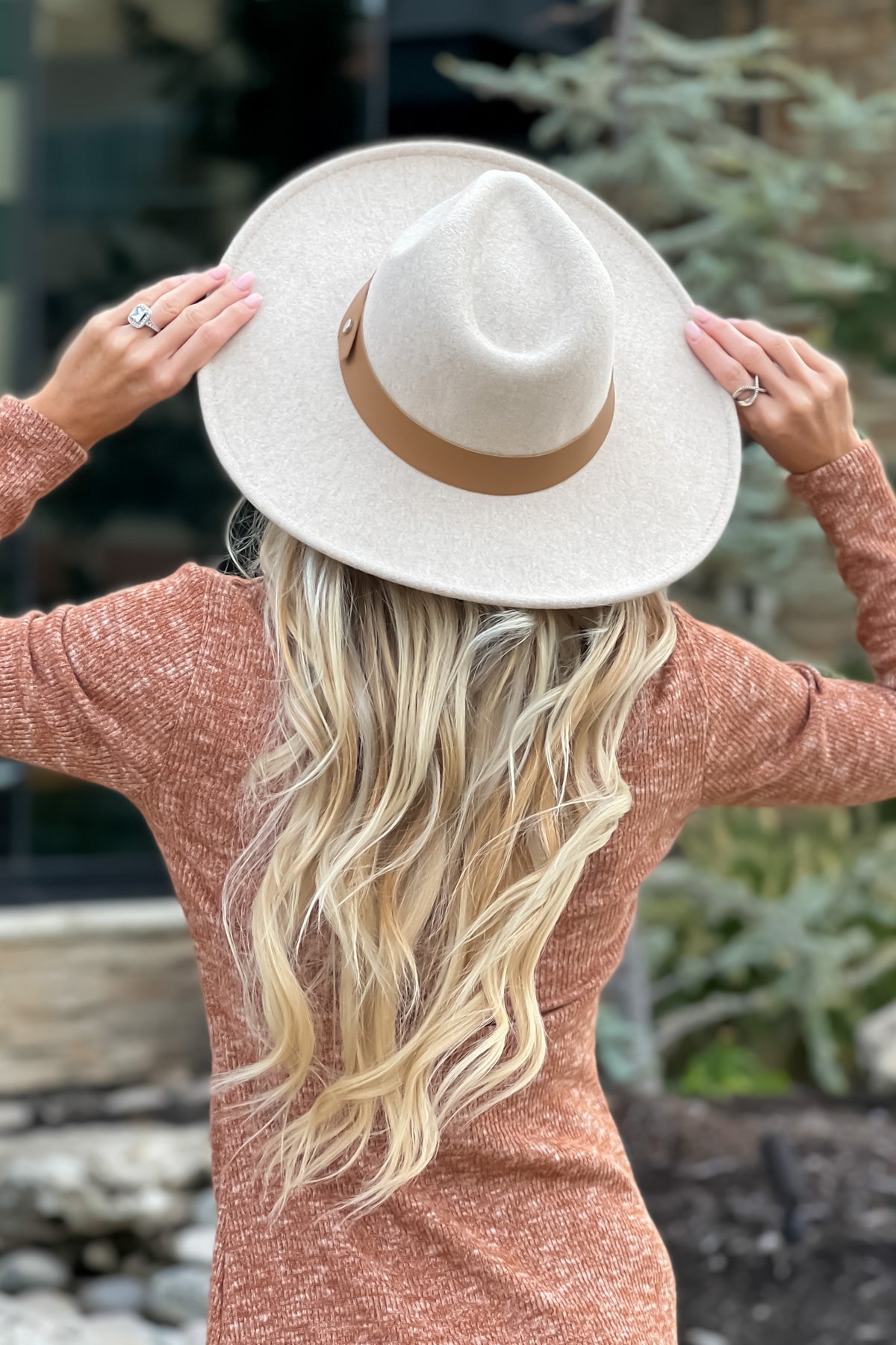 Singing Along Banded Felt Hat : Beige/Tan
