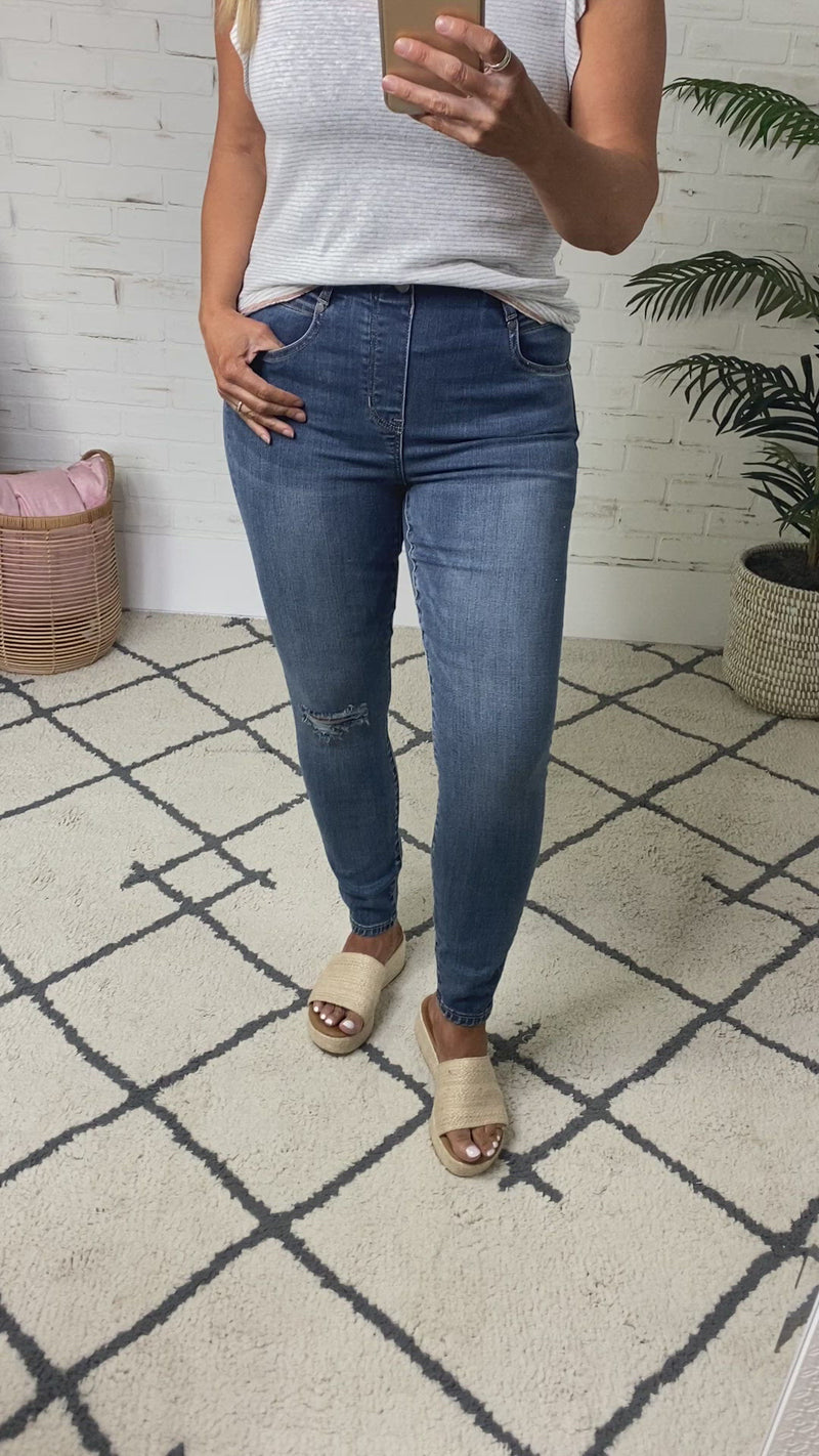 Liverpool Leigh Gia Glider Ankle Skinny Jean : Medium Wash