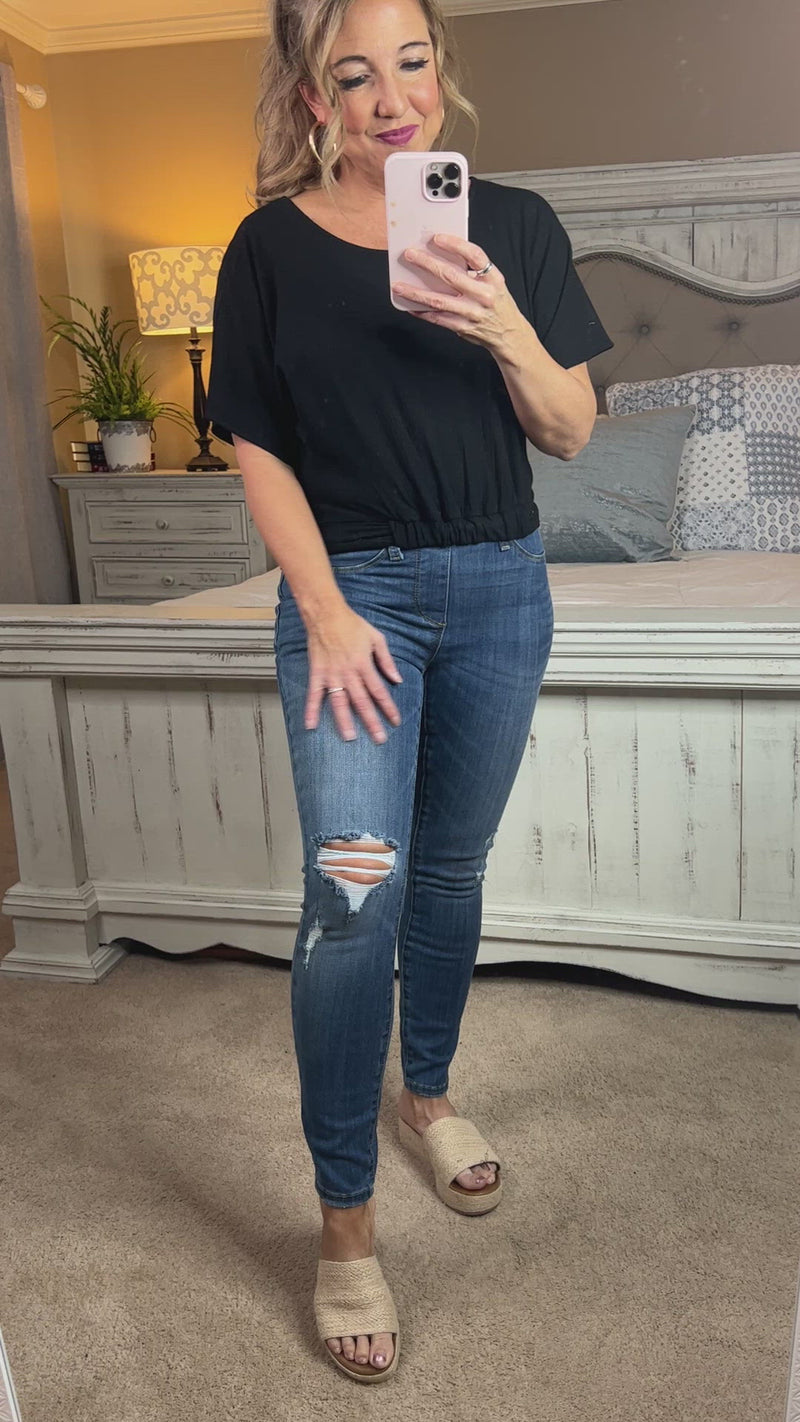 Judy Blue Mandy Mid-Rise Distressed Pull-On Jegging : Medium Wash