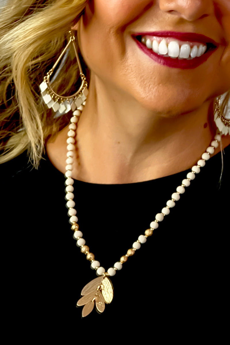 Callie Wood Beaded Gold Pendant Necklace : White/Gold