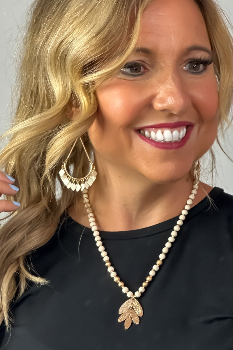 Callie Wood Beaded Gold Pendant Necklace : White/Gold