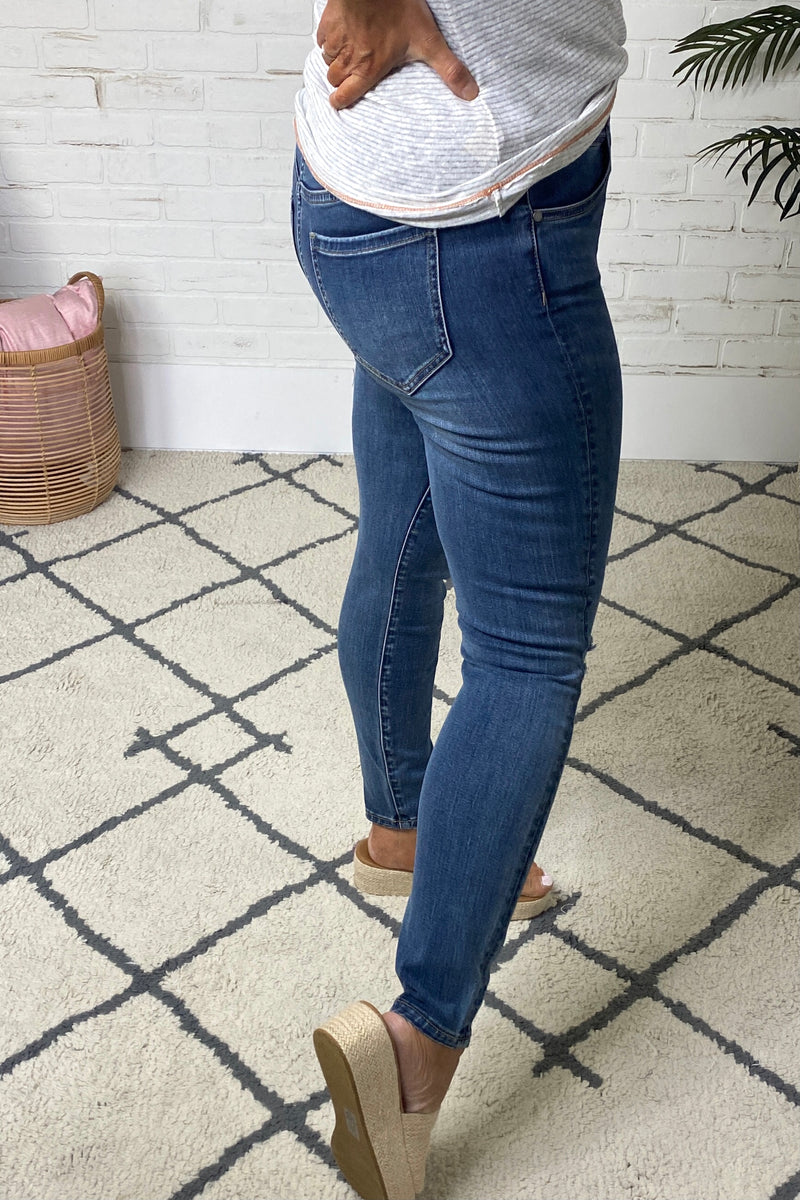 Liverpool Leigh Gia Glider Ankle Skinny Jean : Medium Wash