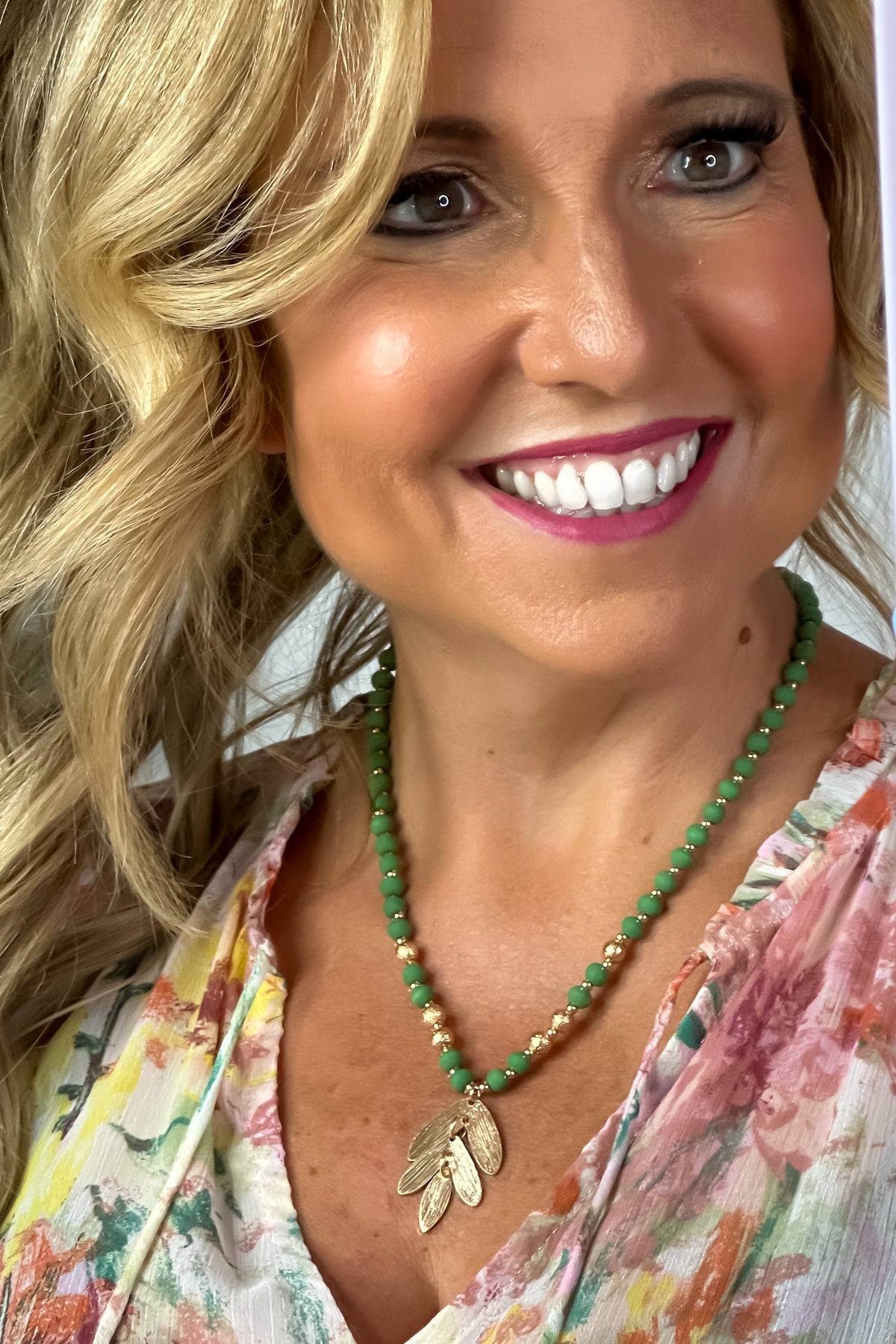 Callie Wood Beaded Gold Pendant Necklace : Green/Gold