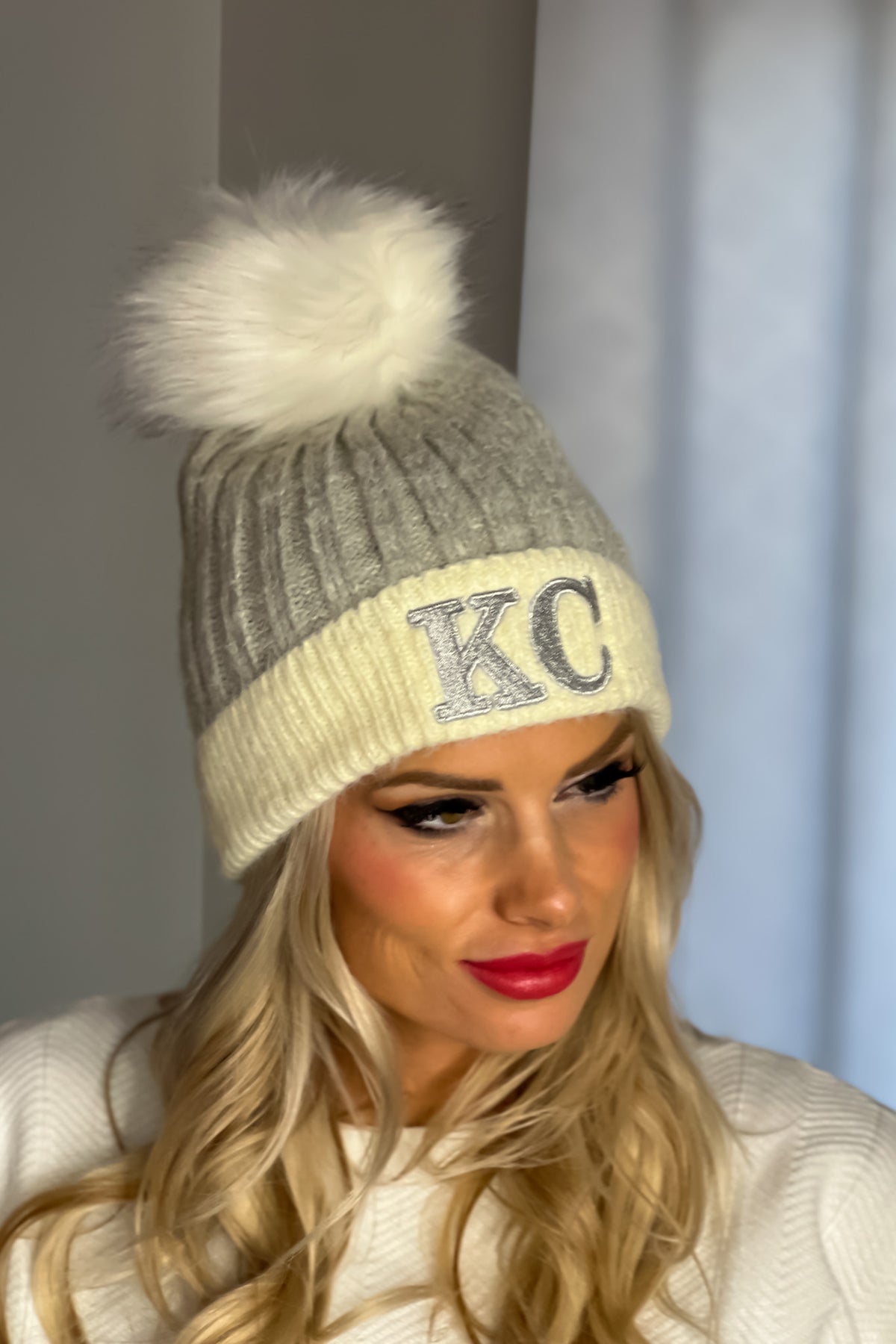 KC Pom Beanie : Grey & Silver