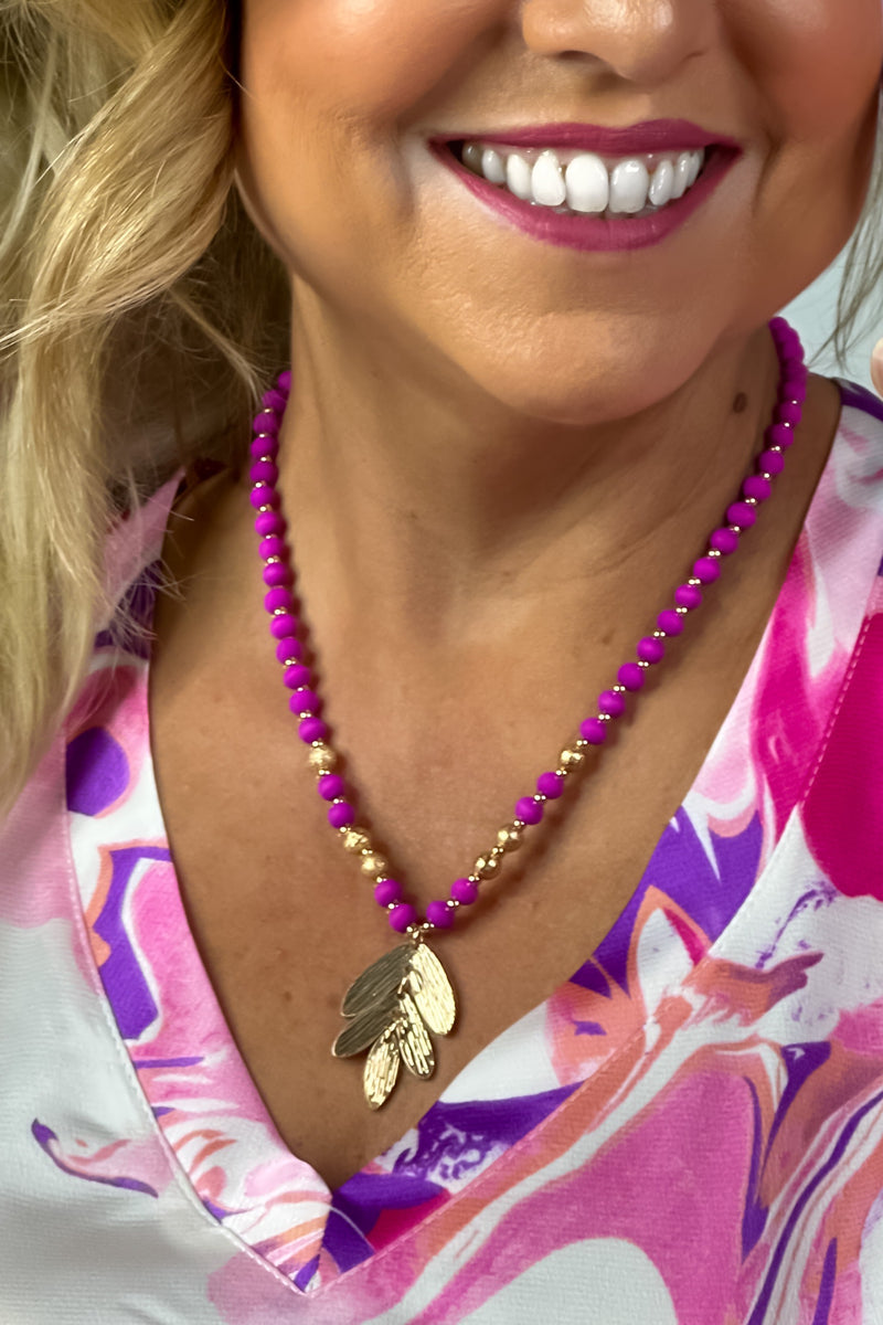 Callie Wood Beaded Gold Pendant Necklace : Pink/Gold