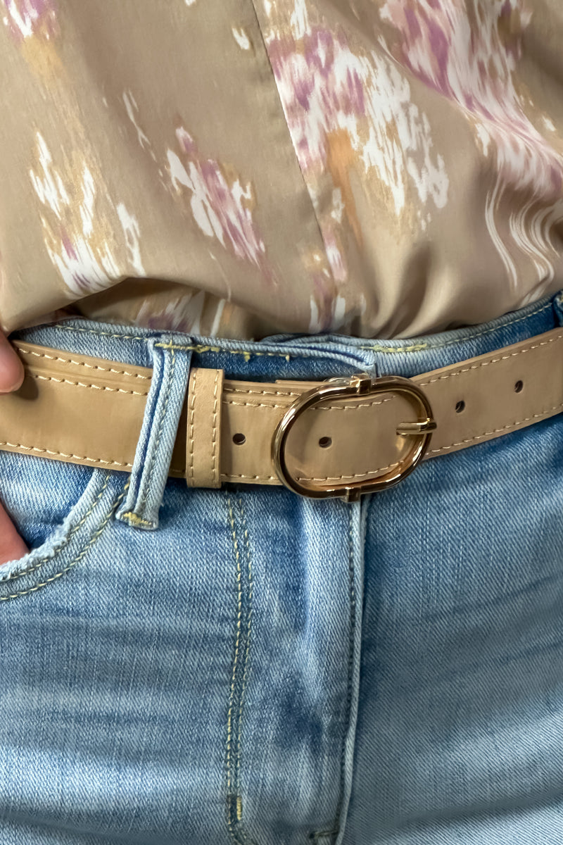 Cassie Faux Suede Oval Buckle Belt : Natural/Gold
