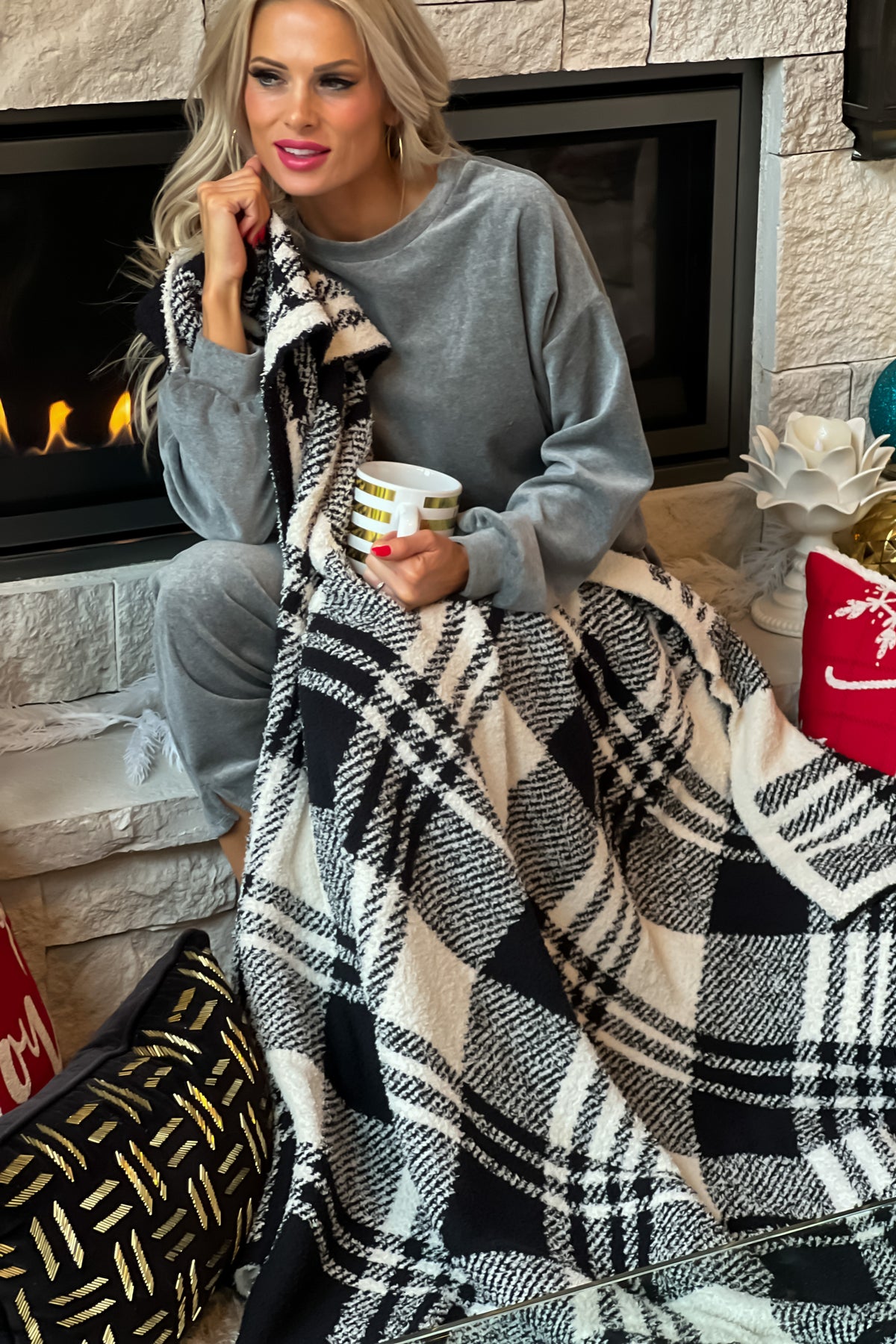 Vail Plush Plaid Blanket : Black/White