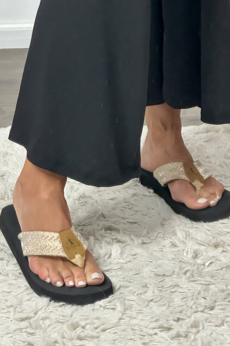 Corkys Sunsational Flip Flops : Gold Weave