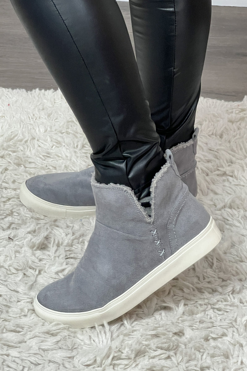 Very G Rica Faux Suede Sneaker : Grey
